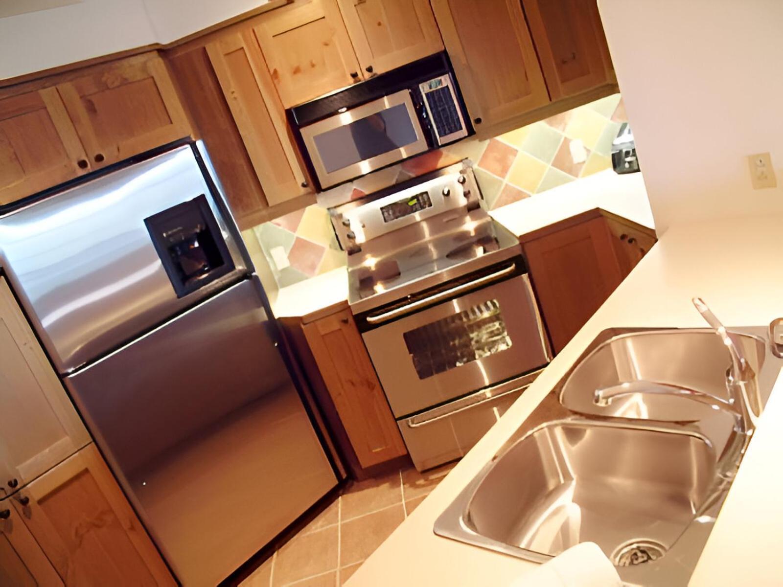 Luxurious Equinoxe Ski-in/ski-out Apartment Mont-Tremblant