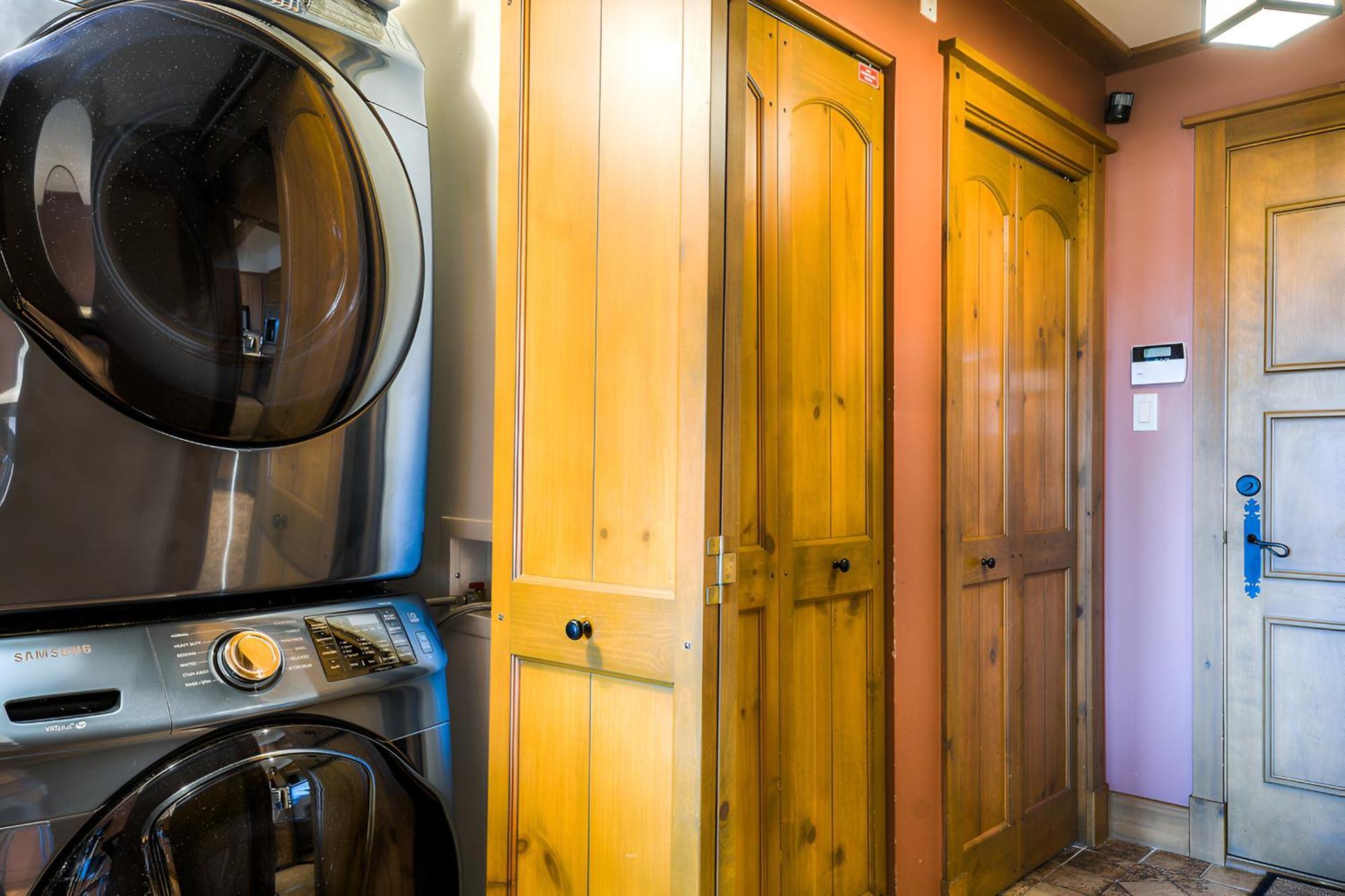 Apartment Luxurious Equinoxe Ski-in/ski-out Mont-Tremblant
