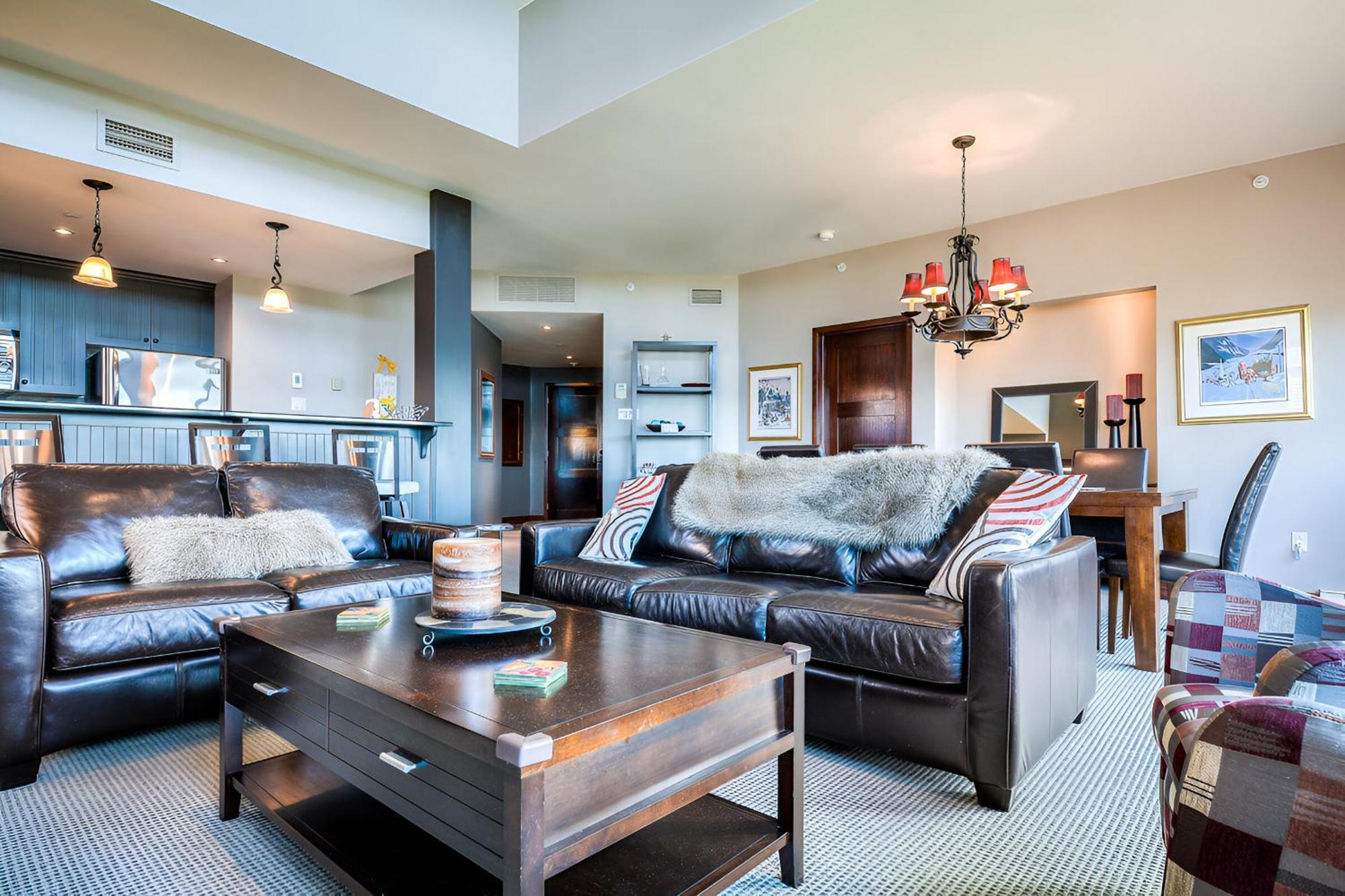 Luxurious Altitude Ski-in/ski-out Apartment *