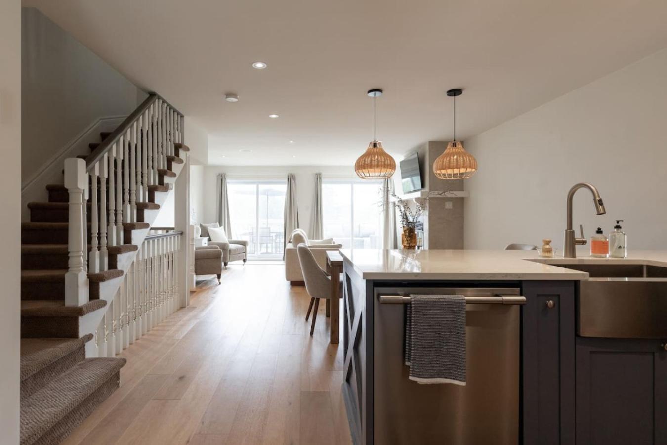 Farmhouse-style Townhouse - 3 Floors - Fireplace * Mont-Tremblant