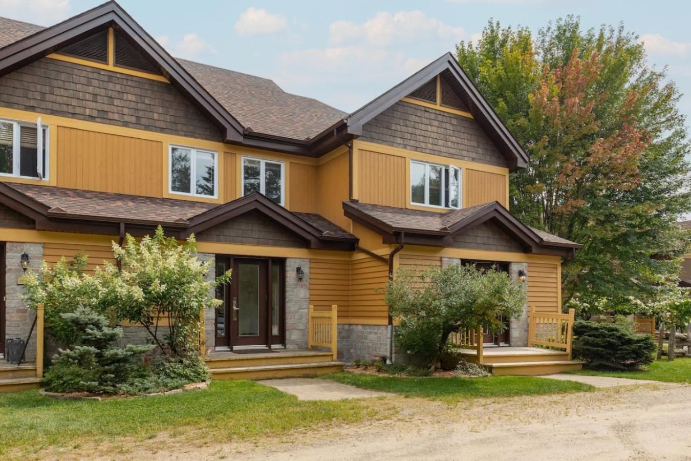 Farmhouse-style Townhouse - 3 Floors - Fireplace Mont-Tremblant