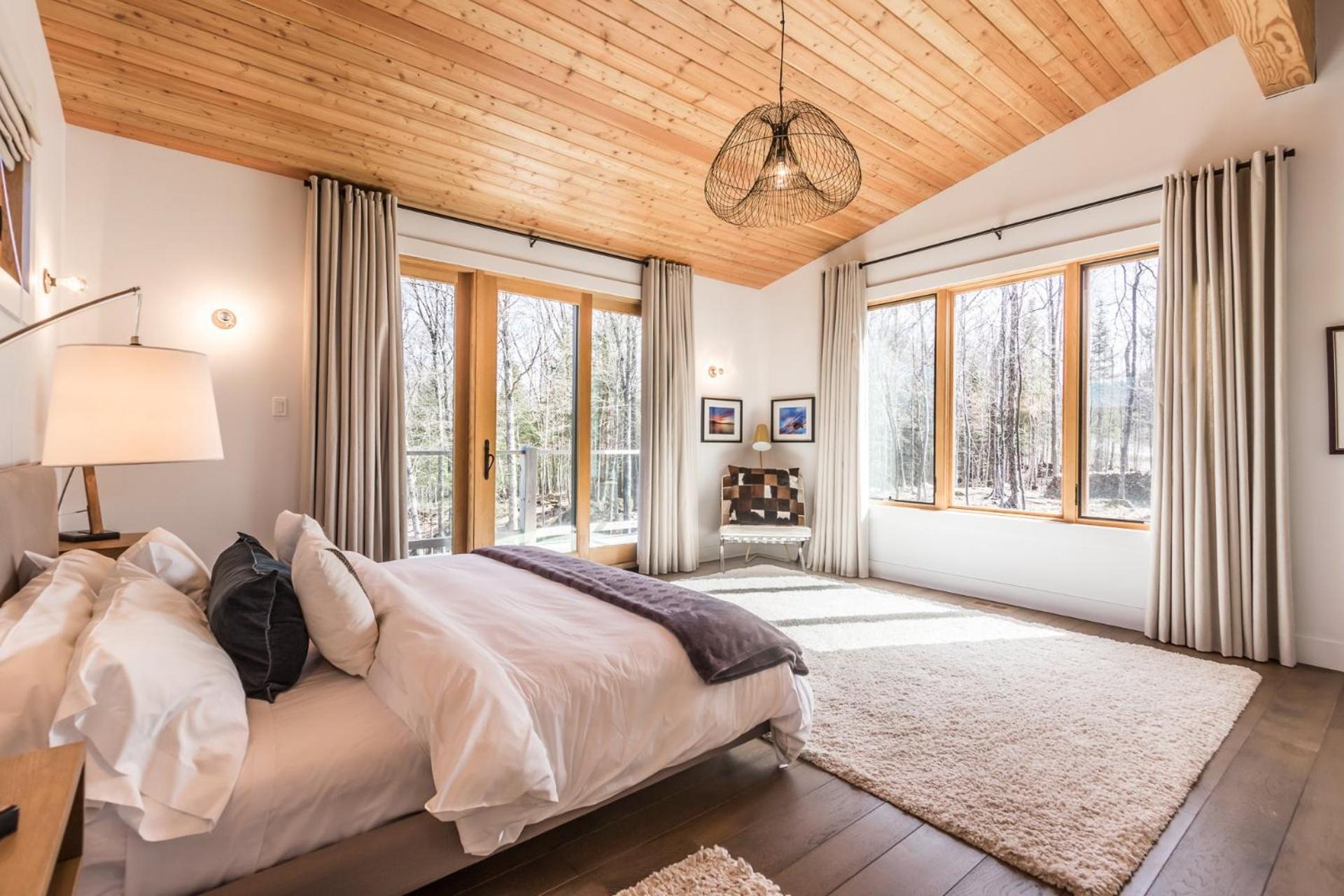 Chalet Trappeur Luxury Retreat With Hot Tub Mont-Tremblant