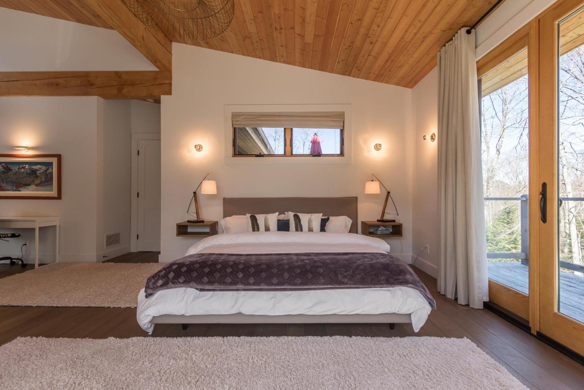 Chalet Trappeur Luxury Retreat With Hot Tub