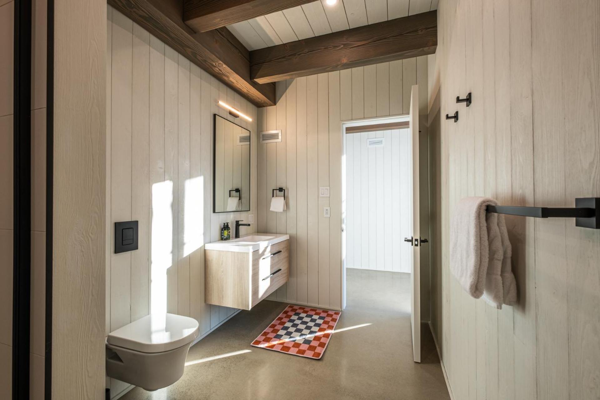 New! Lagom Tyst 7 Bedroom Hot Tub Near Chalet *