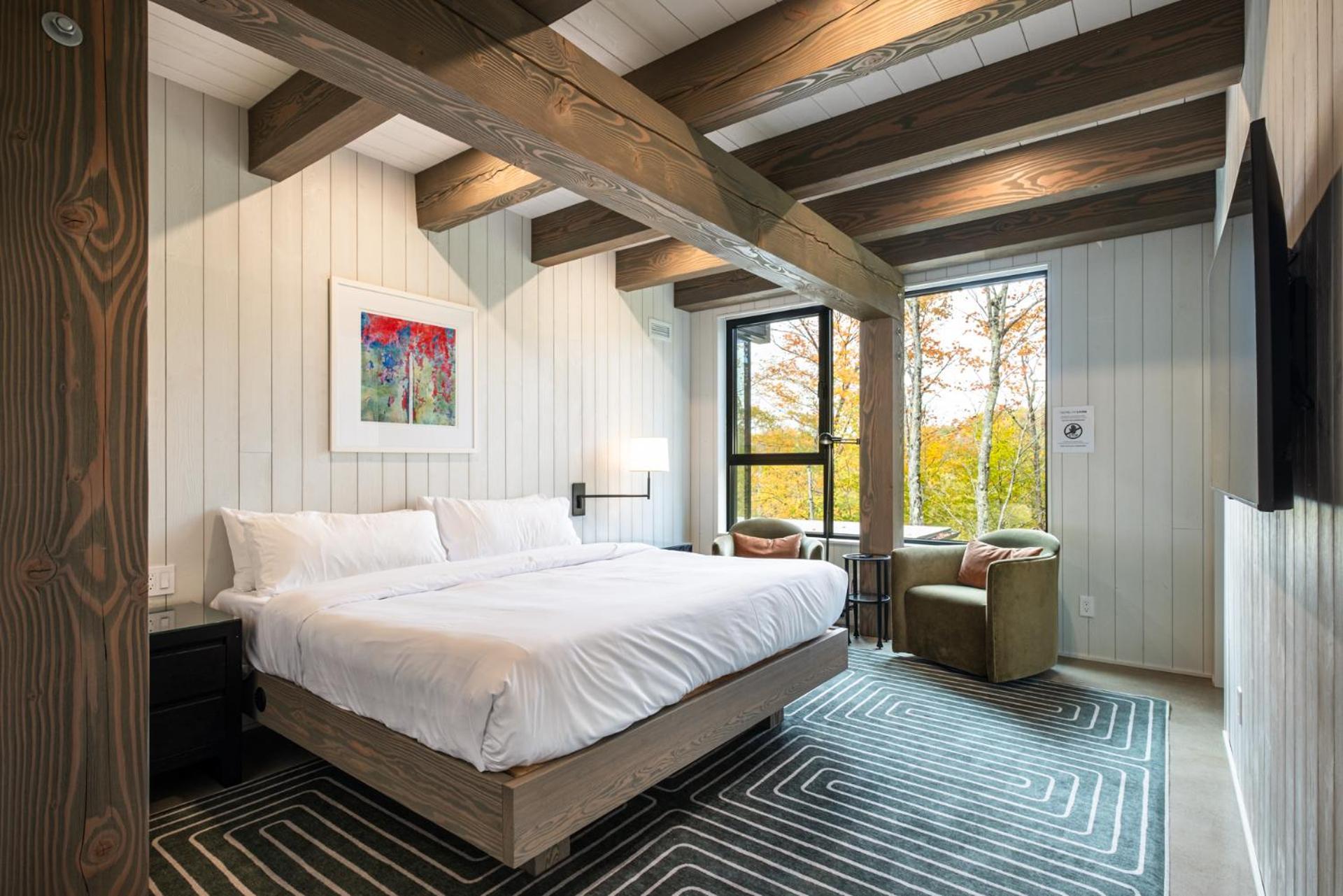New! Lagom Tyst 7 Bedroom Hot Tub Near Chalet