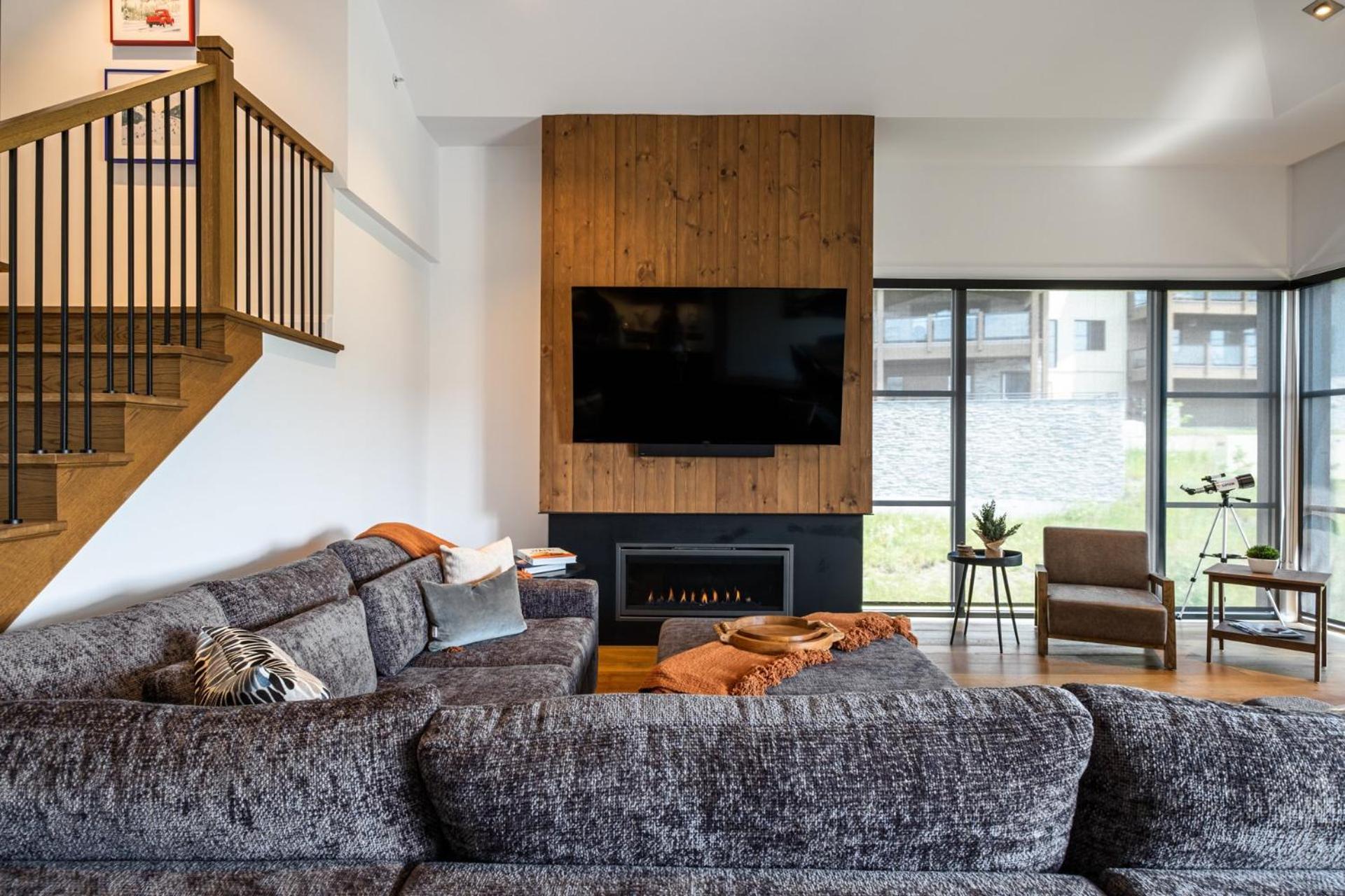 Horizon 305 Luxurious & Modern Ski-in Ski-out Village View