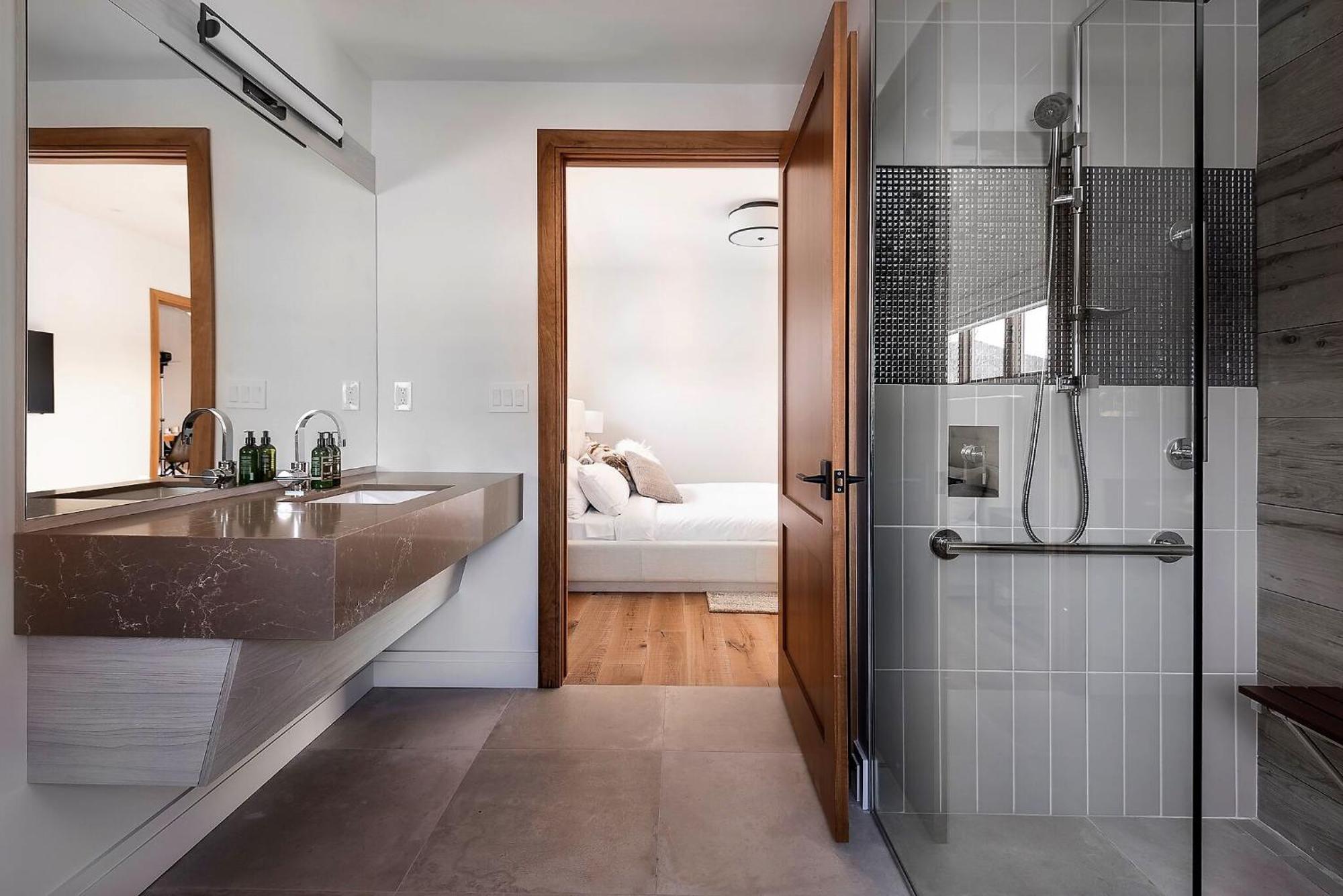 Havre Des Skieurs 111 Luxurious & Modern Direct Ski-in Ski-out Chalet *