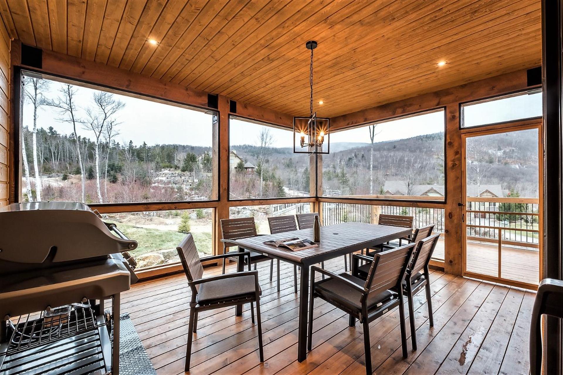 Chalet Havre Des Skieurs 111 Luxurious & Modern Direct Ski-in Ski-out Mont-Tremblant