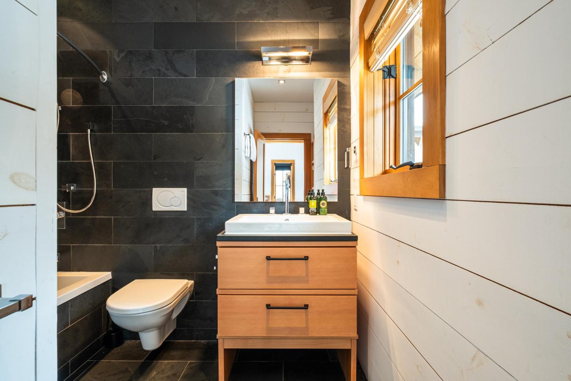 Grand Foret Luxurious With Hot Tub And Outdoor Firepit Mont-Tremblant