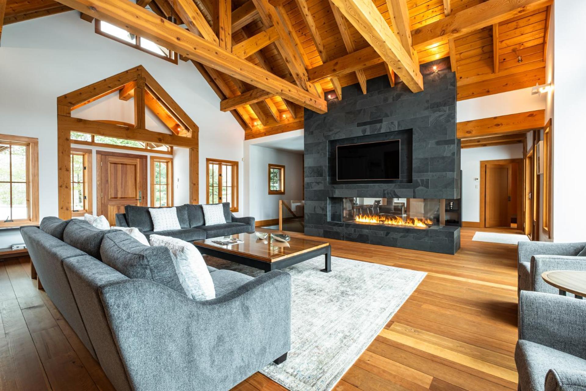 Chalet Grand Foret Luxurious With Hot Tub And Outdoor Firepit Mont-Tremblant