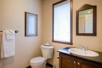 Hotel Tremblant-les-eaux - Rvmt 4*