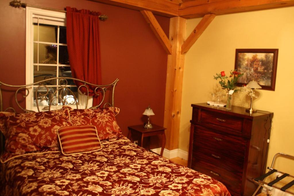Le Roupillon Bed & Breakfast 4*