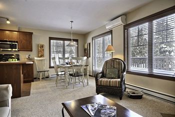 Village Pinoteau By Tremblant Sunstar