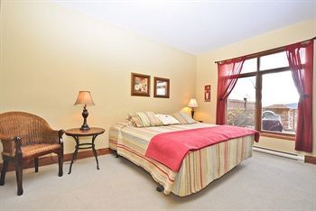 Laltitude Tremblant Sunstar Hotel