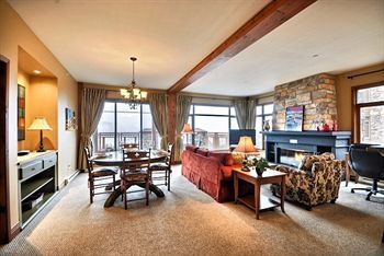 Laltitude Tremblant Sunstar Hotel 4*