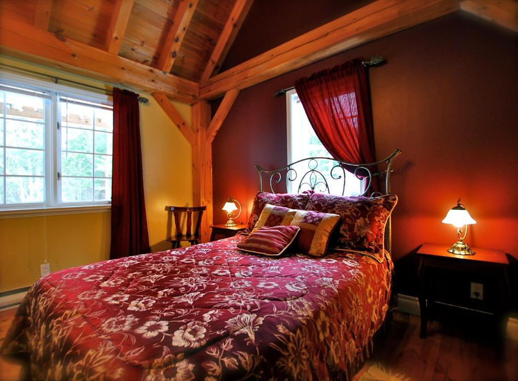 Le Roupillon Bed & Breakfast 4*