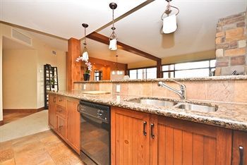 Hotel Laltitude Tremblant Sunstar 4*