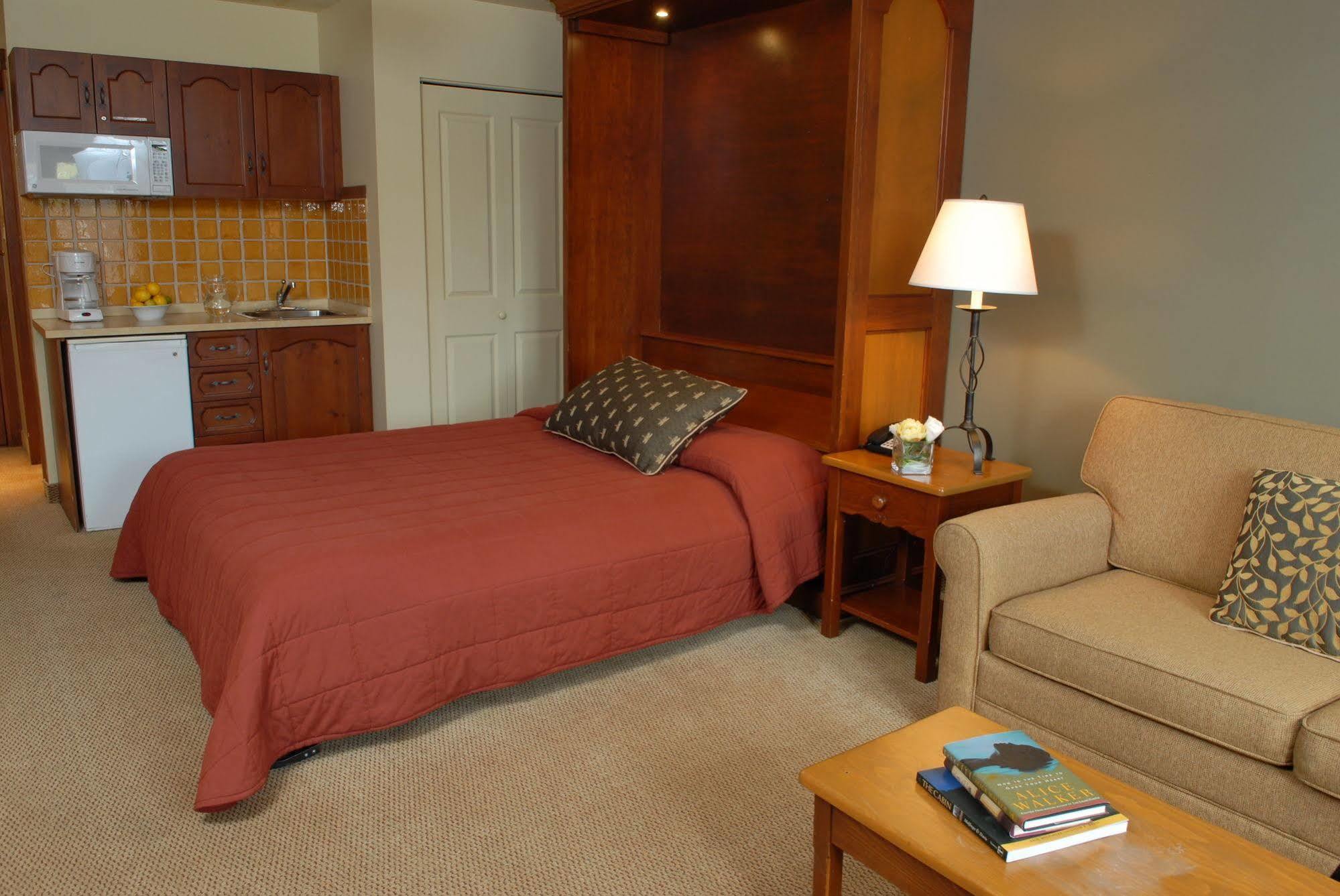 Hotel Tour Des Voyageurs 3*