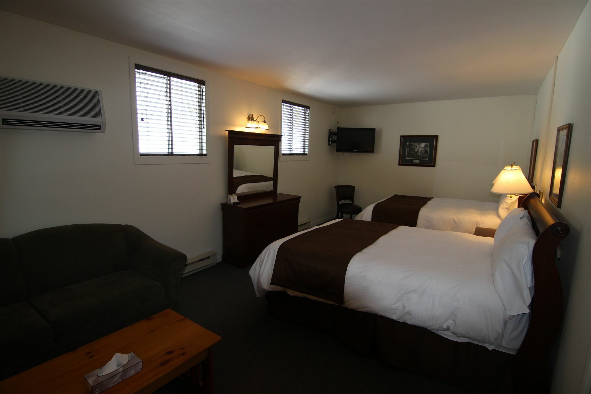 Hotel Mont-Tremblant Hotel