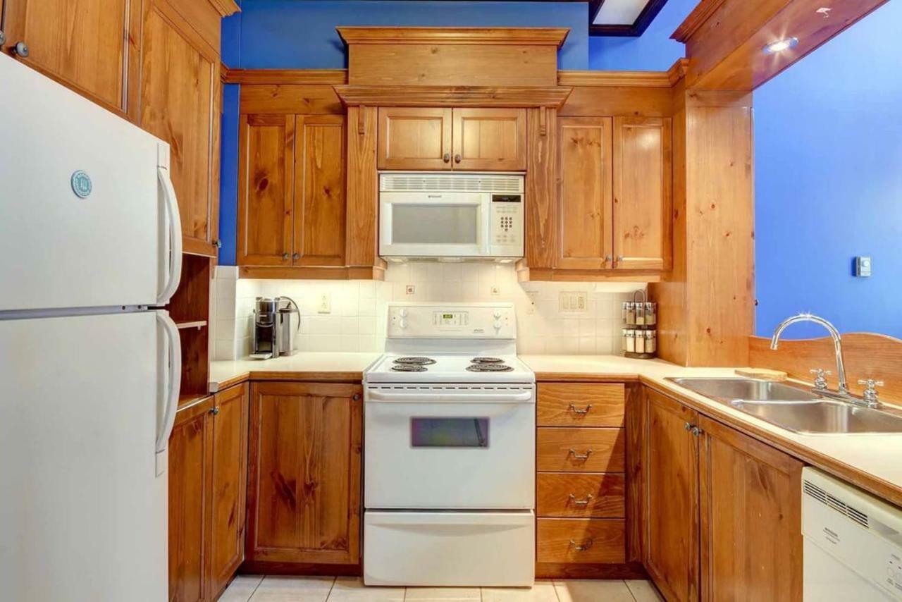 Apartment 3 Bedroom On Golf Le Geant, Access In The Mountain Mont-Tremblant
