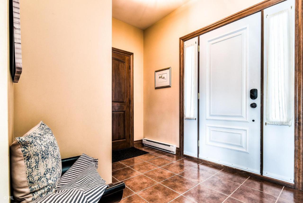 House On The Golf La Bte -10min To Tremblant 150 Holiday home Mont-Tremblant