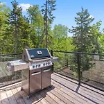 Luxurious Villa Tremblant 4 Bdrs W Hot Tub B85