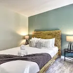 Cozy Lodge On The Mont Tremblant Ski Mountain