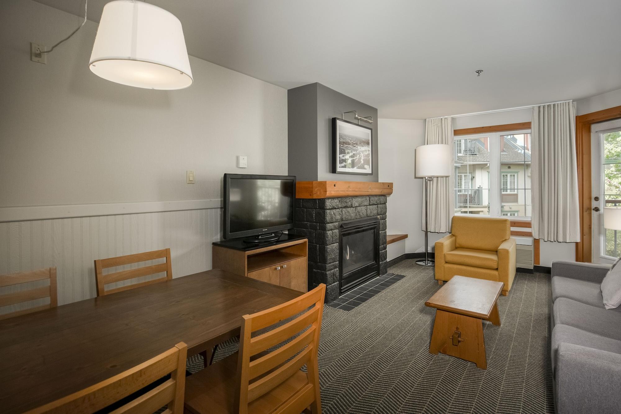 Hotel De La Montagne 3*