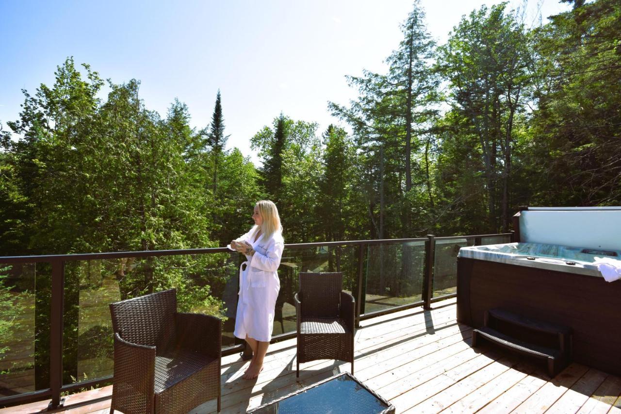 Luxurious Tremblant 4 Bdrs W Hot Tub B85 Chalet Mont-Tremblant