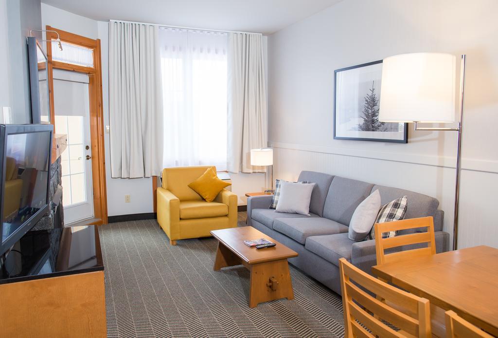 Hotel De La Montagne 3*