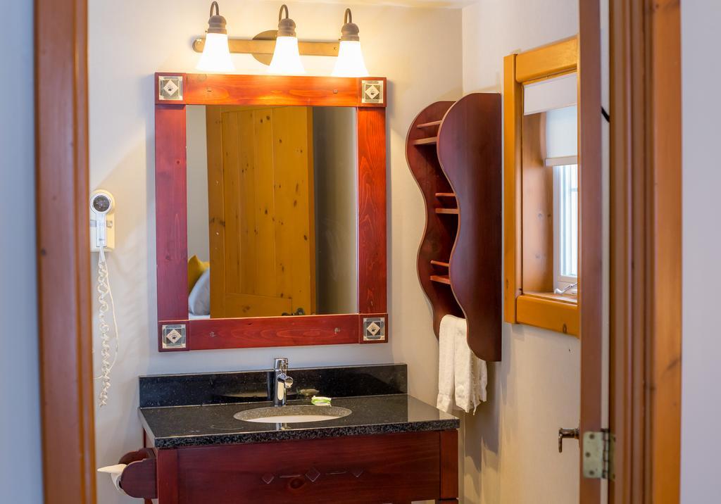 Hotel De La Montagne 3*