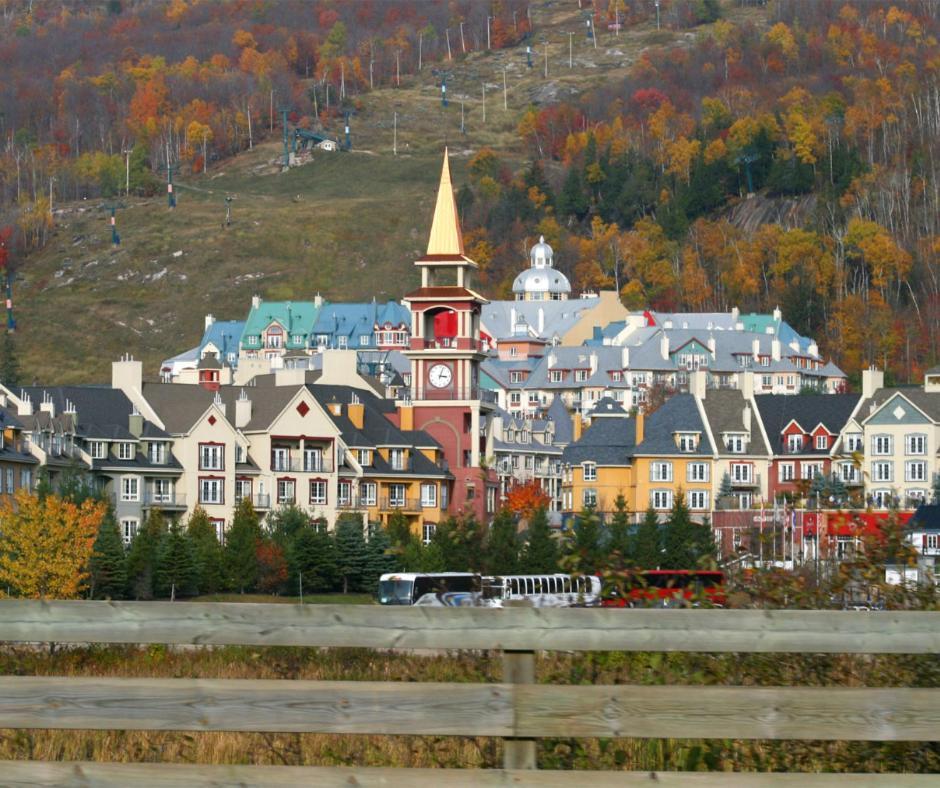 Luxurious Tremblant 4 Bdrs W Hot Tub B85 Chalet