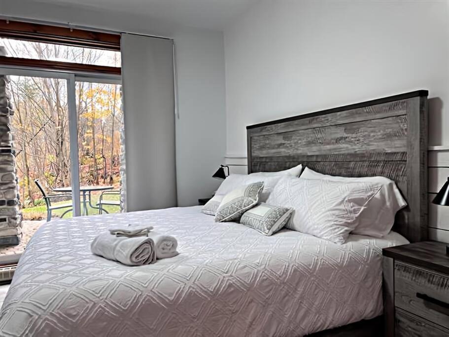 Tremblant Les Eaux 227-1 By Escapades Tremblant *