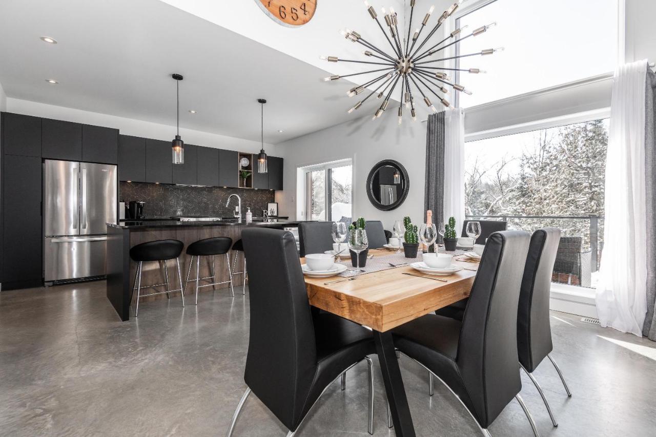 Luxurious Tremblant 4 Bdrs W Hot Tub B85 Chalet *