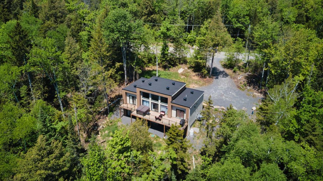 Luxurious Tremblant 4 Bdrs W Hot Tub B85 Chalet Mont-Tremblant