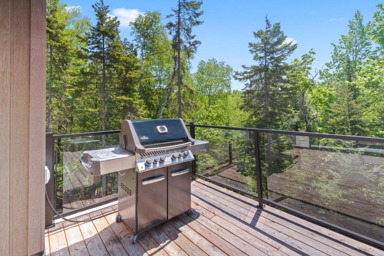 Luxurious Tremblant 4 Bdrs W Hot Tub B85 *