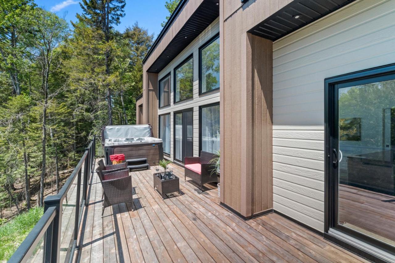 Luxurious Tremblant 4 Bdrs W Hot Tub B85 *