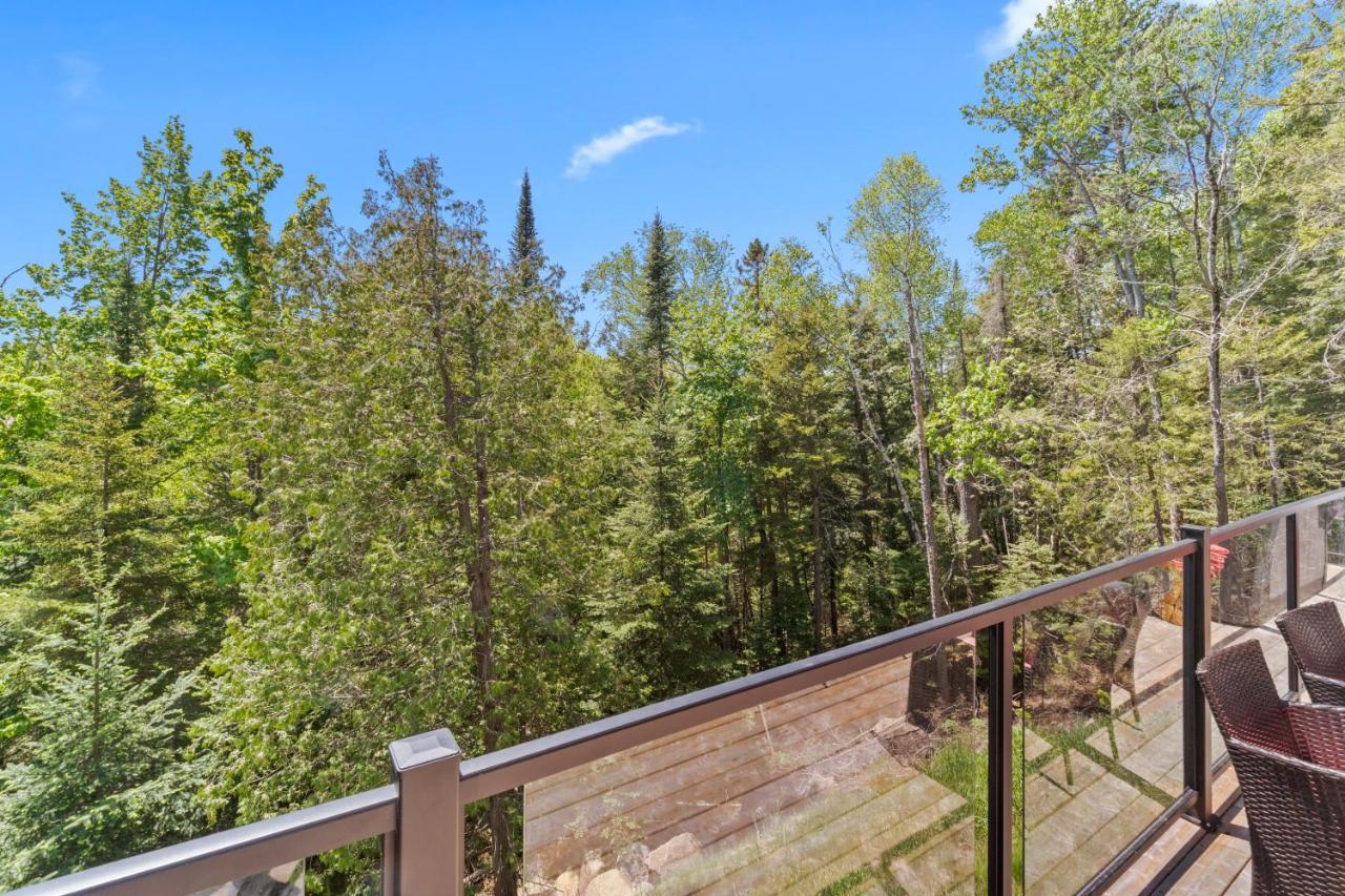 Chalet Luxurious Tremblant 4 Bdrs W Hot Tub B85
