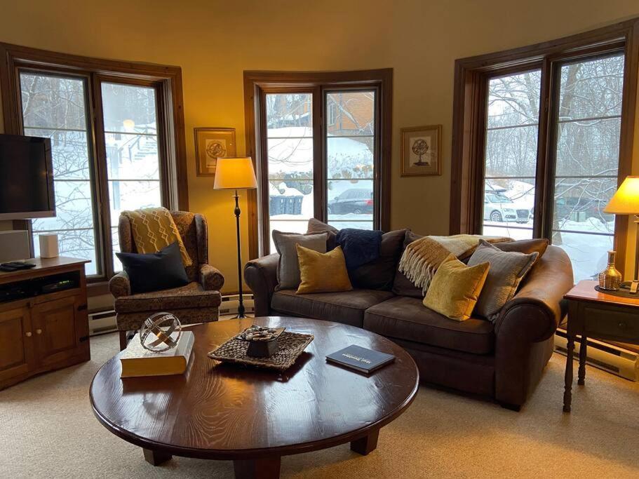 Apartment Tremblant Luxury Mountain Getaway *