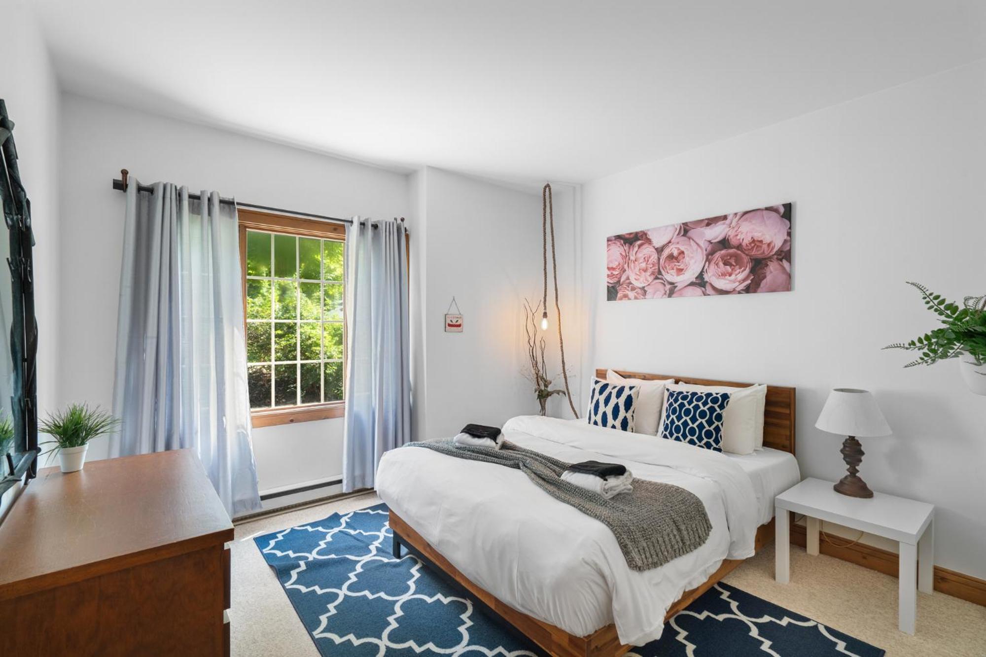 Les Falaises Tremblant - Inout W2bdrs Holiday home