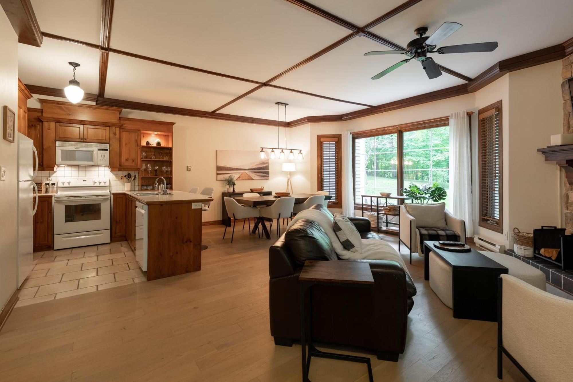Apartment Walking Distance Tremblant - Kids Park - Golf *