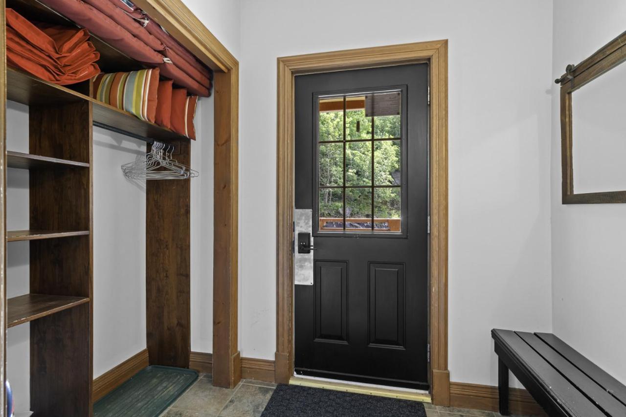 Apartment Plateau 236.5 - 3bdrs In Out With Pool Access *