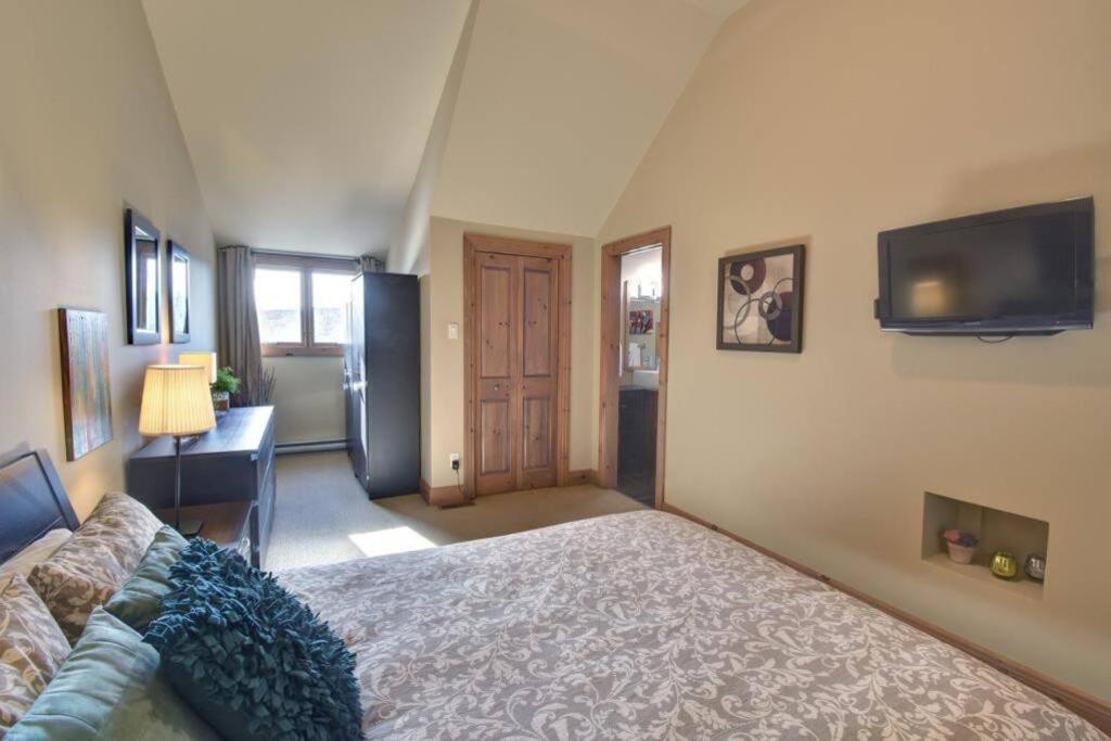 Tremblant Walking Distance From Activities Chalet *
