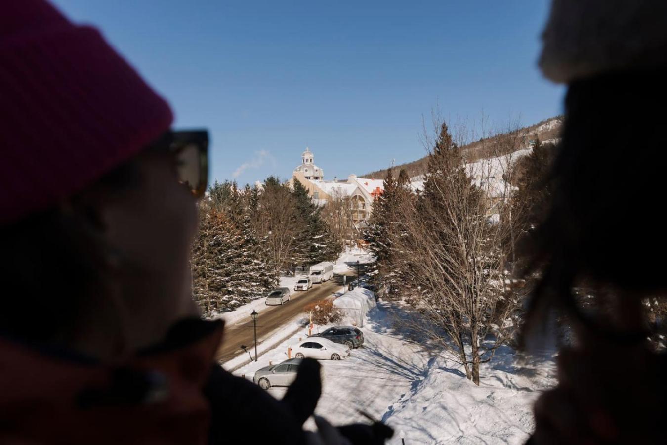 - Gondola 4 Min Walk -terrace