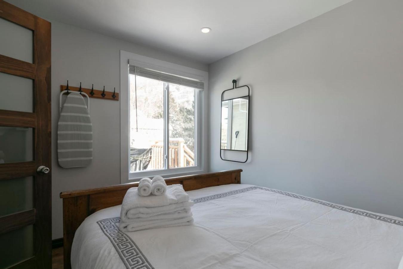 - Gondola 4 Min Walk -terrace Apartment Mont-Tremblant