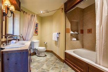 Equinox - Rvmt Hotel 4*