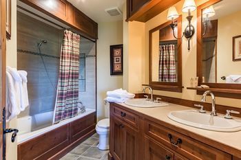 Hotel Equinox - Rvmt 4*
